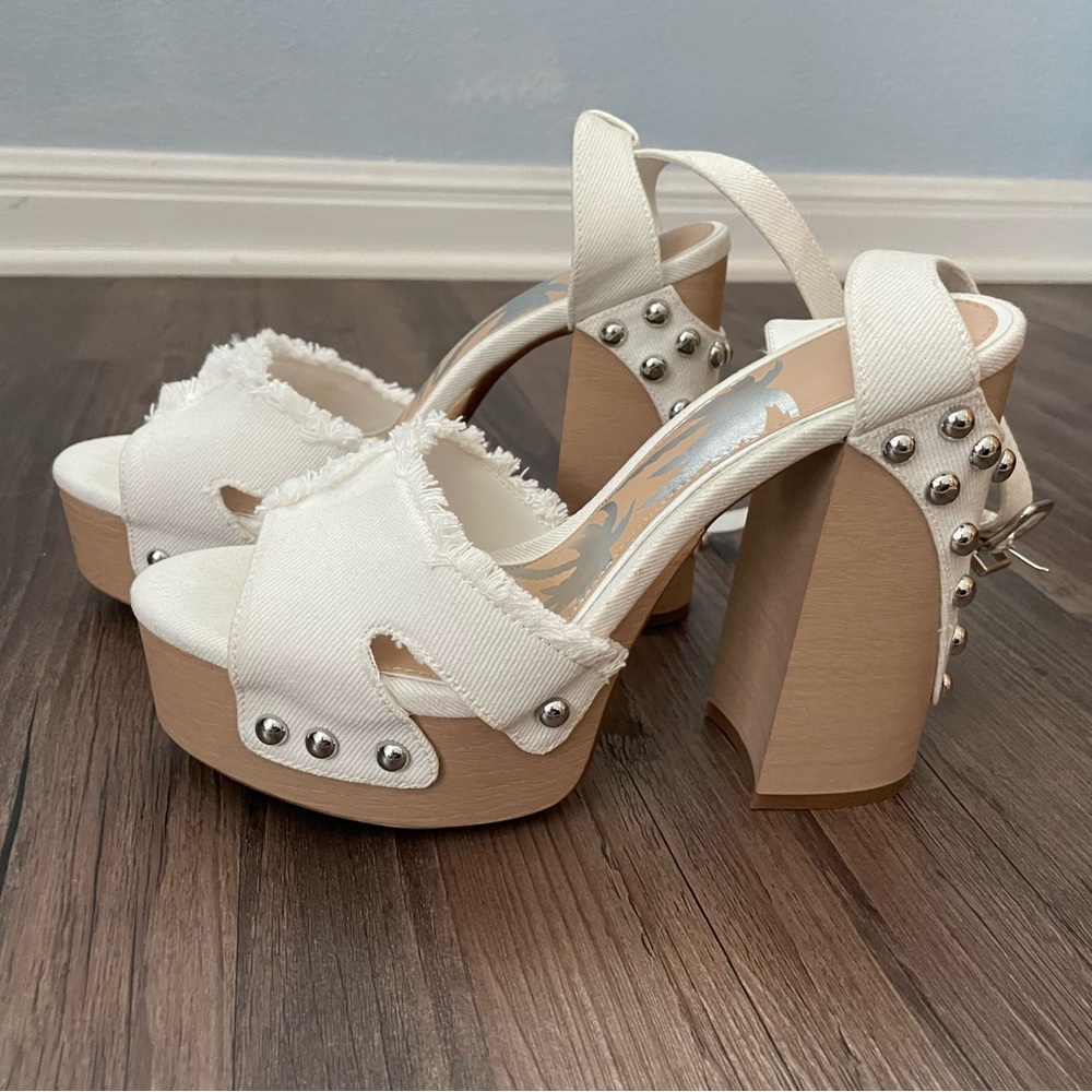 Gianni Bini Cream and Tan Platform Heels